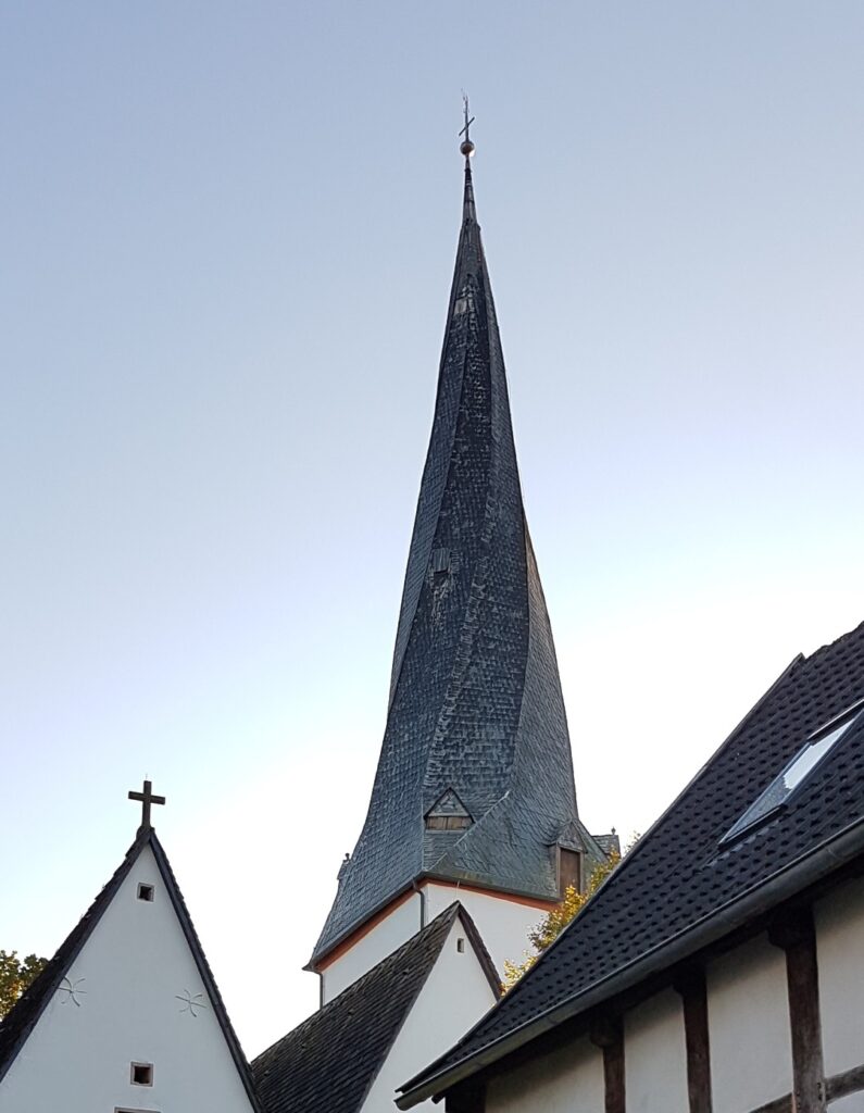 Heiden – Bau des gedrehten Kirchturms